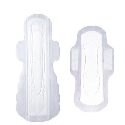 Protections de la serviette sanitaire des femmes de jour avec du coton absorbant d'ailes au-dessus de la feuille