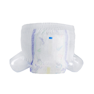Le bébé d'ADL tirent vers le haut le noyau absorbant de pantalon ultra doucement pour tirer vers le haut le pantalon de couche-culotte