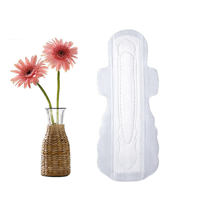 Protections sanitaires d'hygiène élevée d'absorptivité avec le film respirable 180/260/290/350/410mm de PE